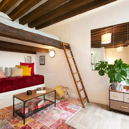 Authentic Apartment In Center Of Parisian Marais Luaran gambar