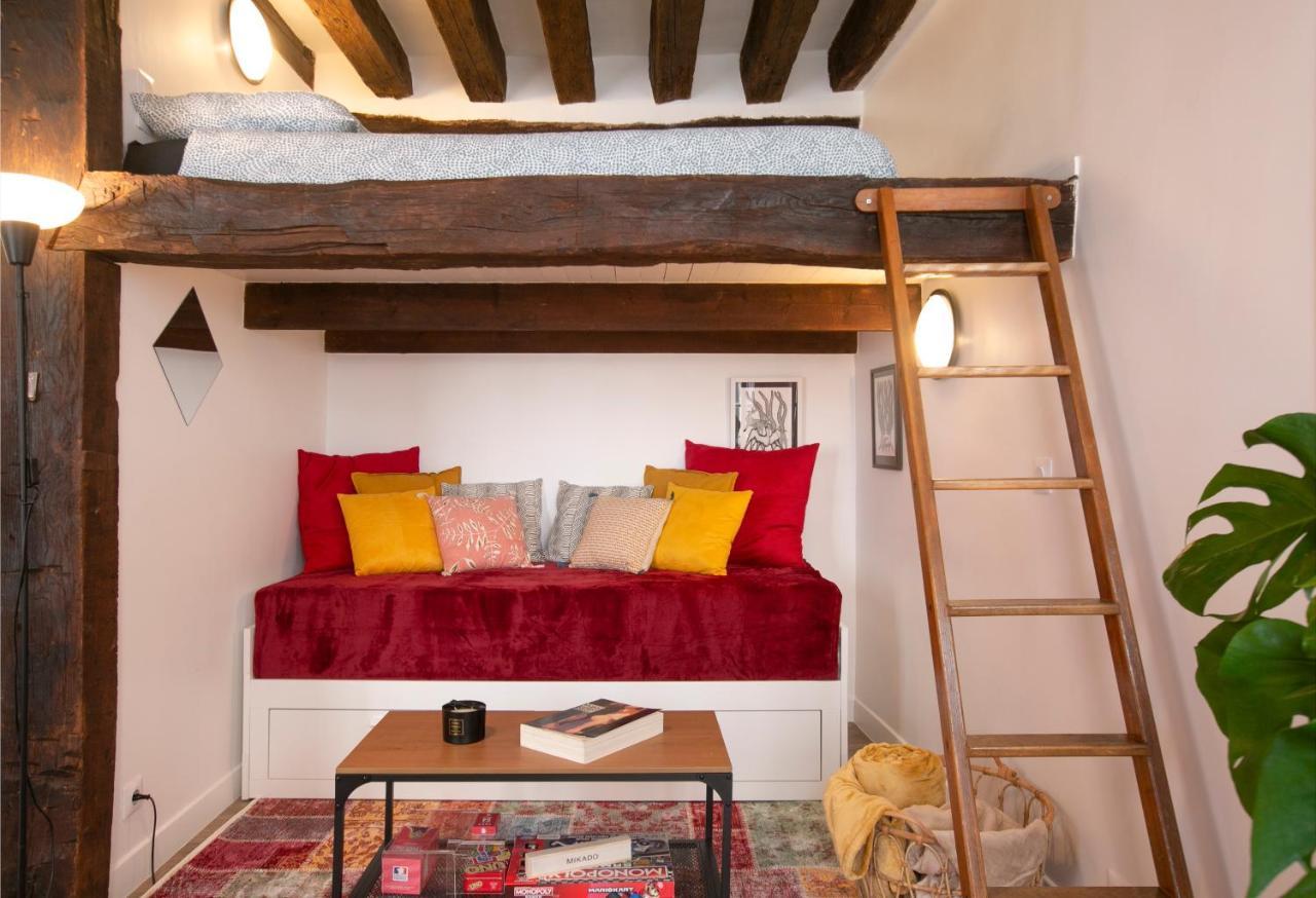 Authentic Apartment In Center Of Parisian Marais Luaran gambar