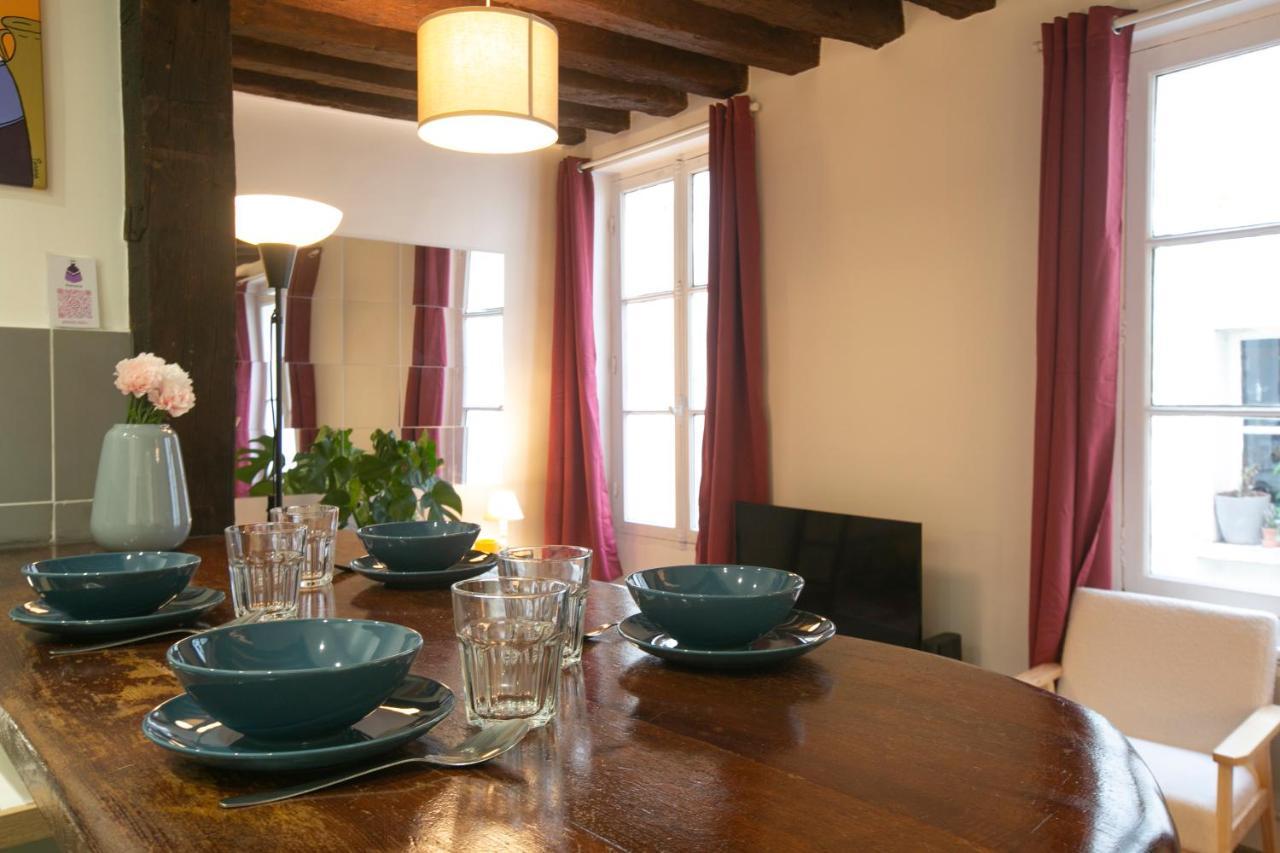 Authentic Apartment In Center Of Parisian Marais Luaran gambar